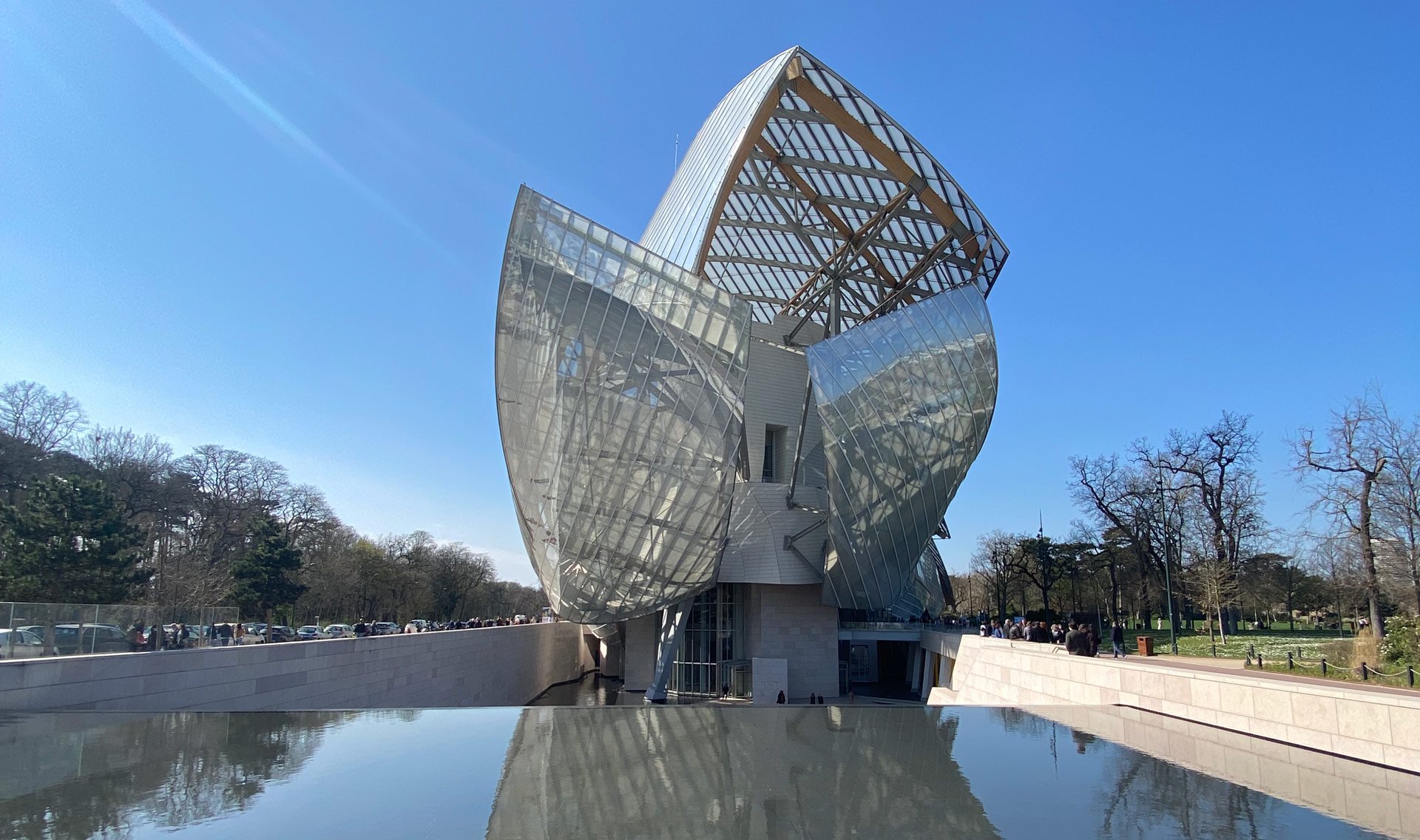 Fondation Louis Vuitton in het Bois de Boulogne in Parijs